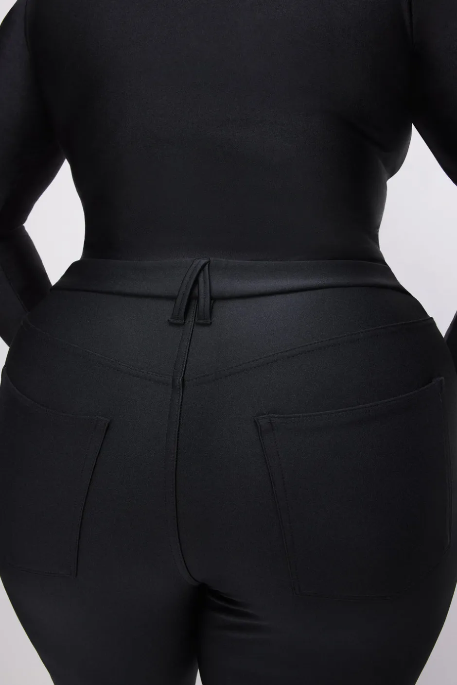 Good American Pants<COMPRESSION SHINE STRAIGHT PANTS Black001