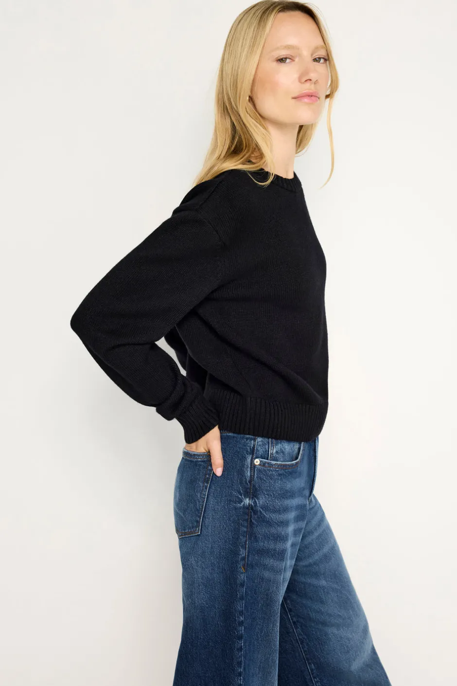 Good American Tops | Sweaters<COZY CREWNECK Black001