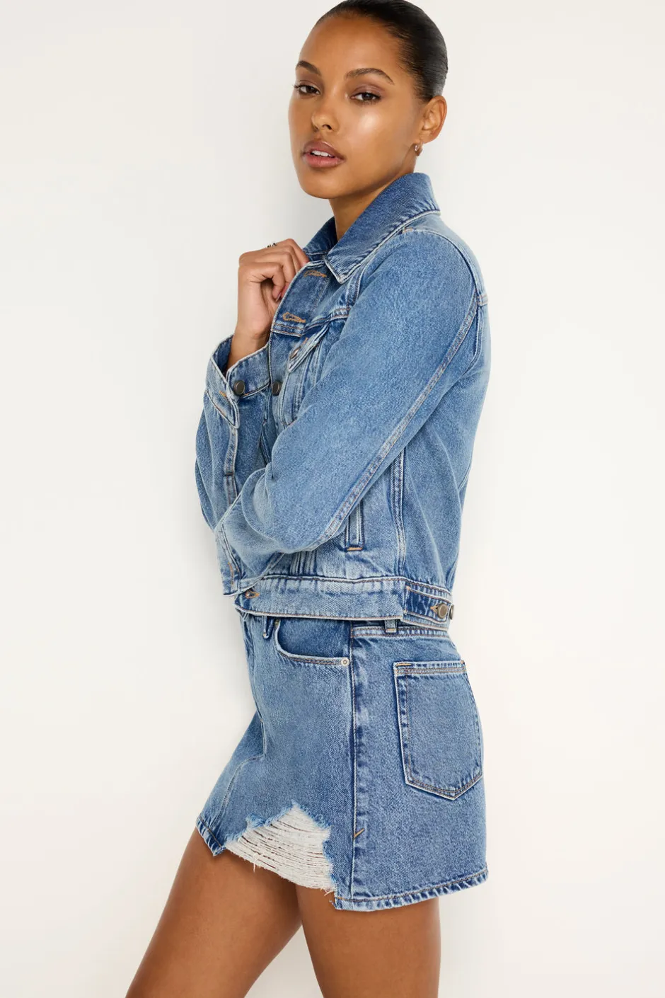 Good American Outerwear<CROPPED TRUCKER JACKET Indigo682