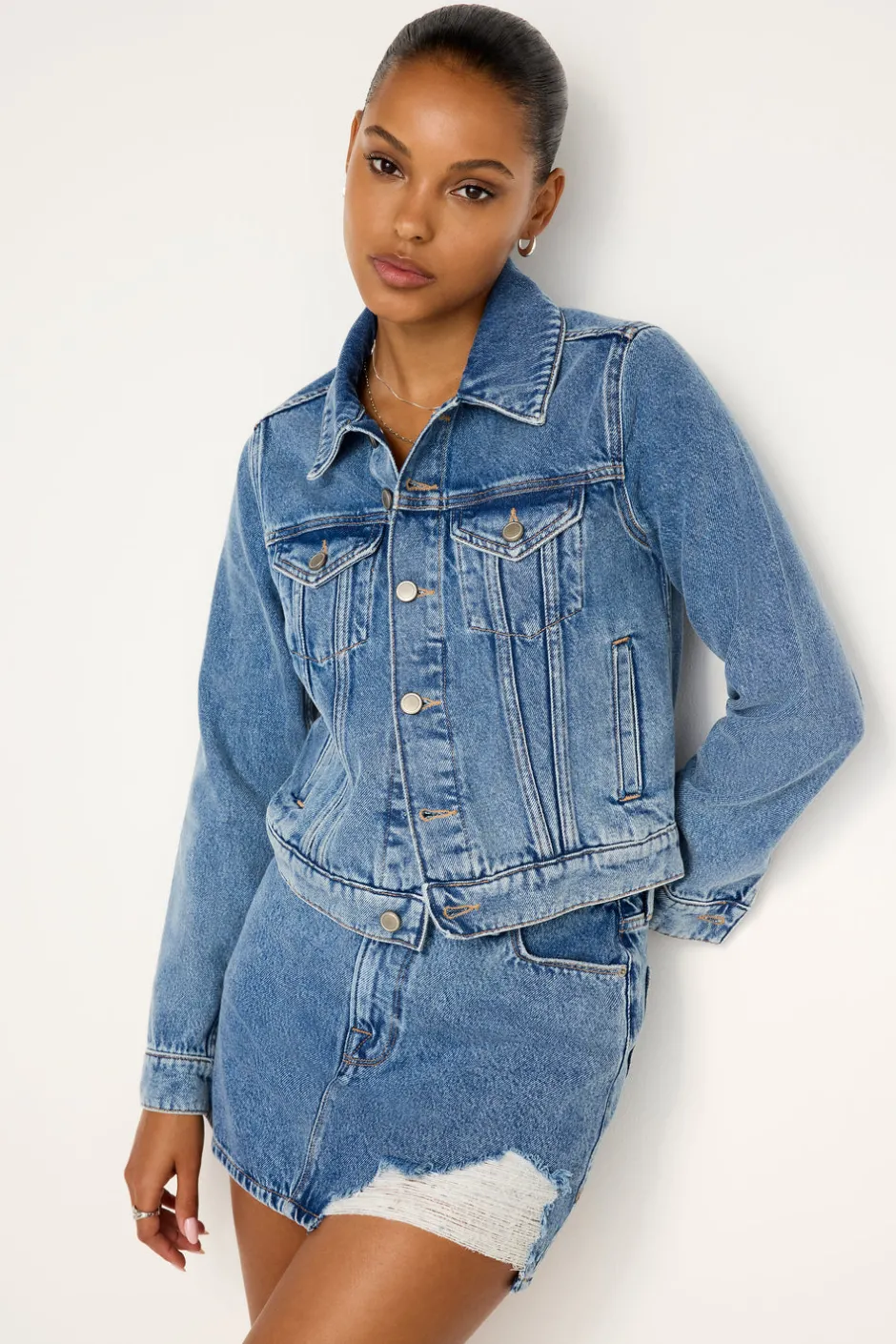 Good American Outerwear<CROPPED TRUCKER JACKET Indigo682