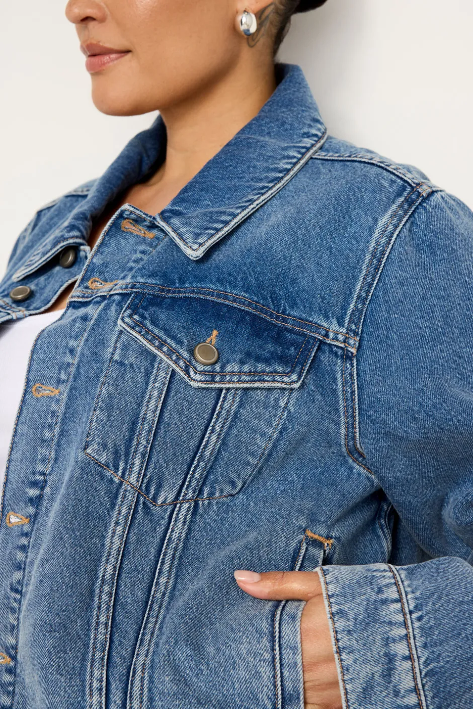 Good American Outerwear<CROPPED TRUCKER JACKET Indigo682