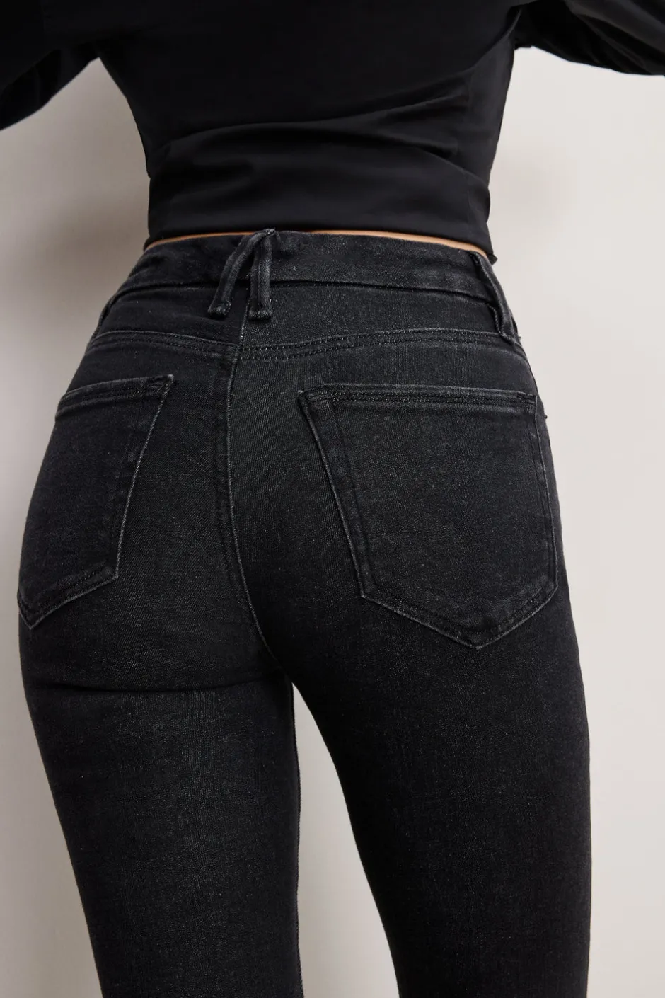 Good American Straight | High-Rise<GOOD LEGS STRAIGHT JEANS Black184