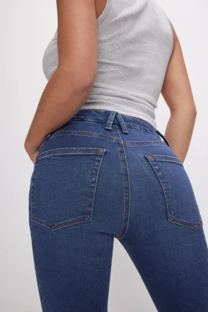 Good American Straight<GOOD PETITE STRAIGHT JEANS Blue007