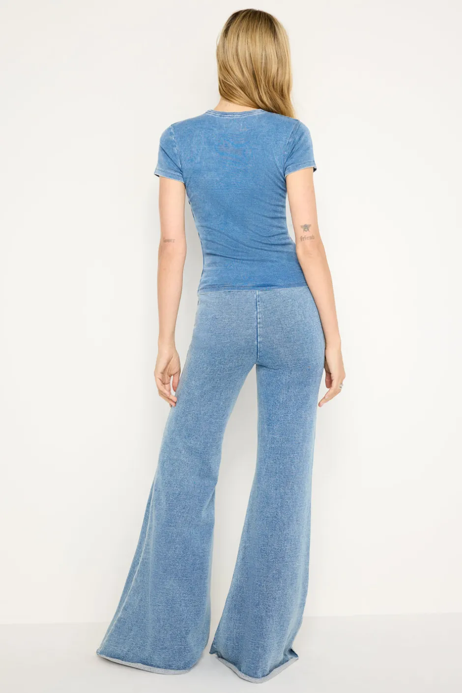 Good American Pants | Sweats<JEANIUS PULL-ON FLARE PANTS Indigo586