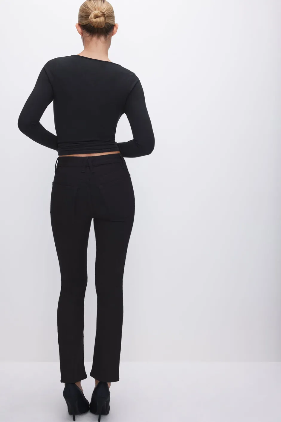 Good American Straight | Mid-Rise<NEVER FADES GOOD LEGS STRAIGHT JEANS Black001