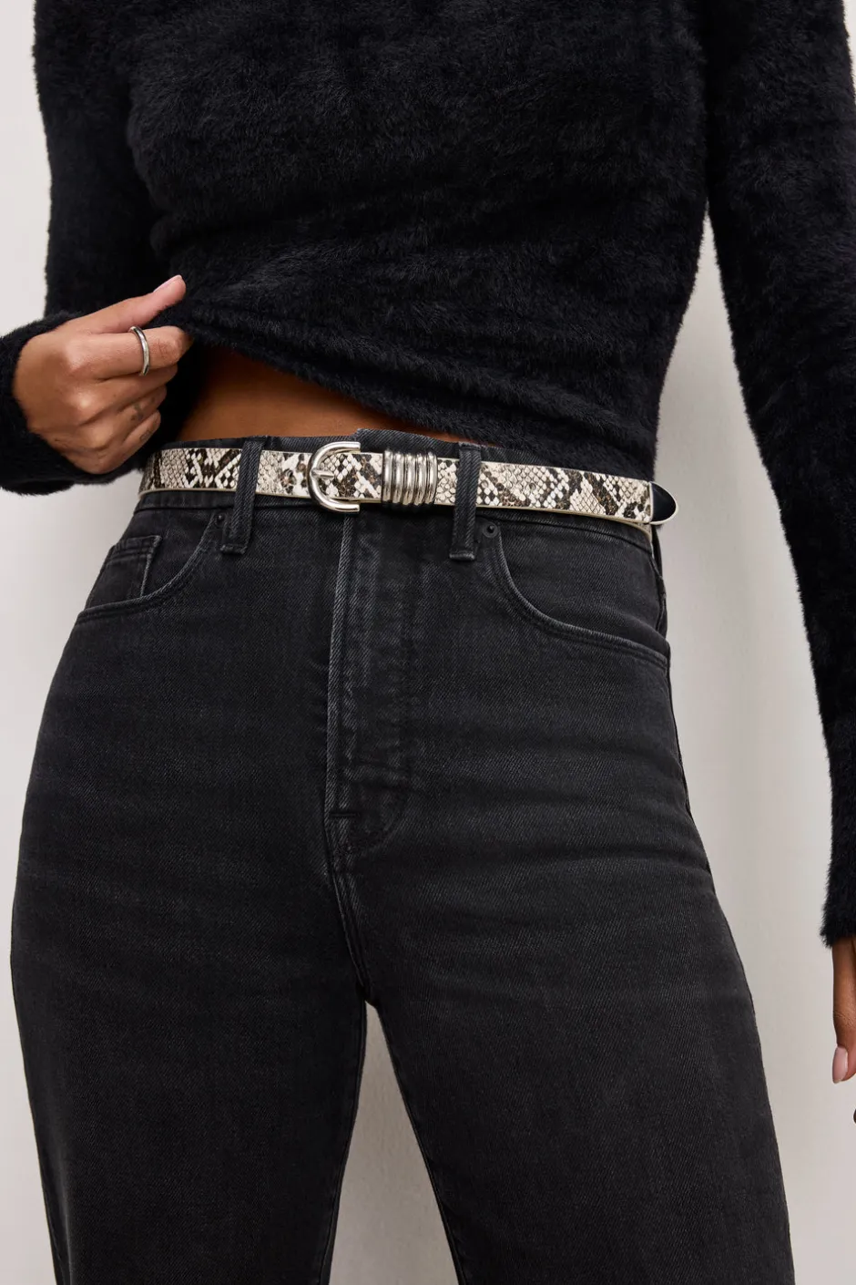Good American Belts<SLIM 5 RING BELT Black and white snake print