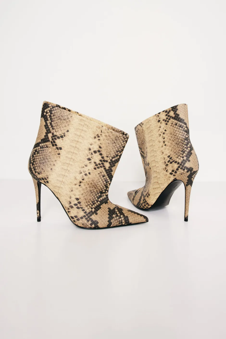 Good American Shoes<SLOUCHY ANKLE BOOT Npsp print