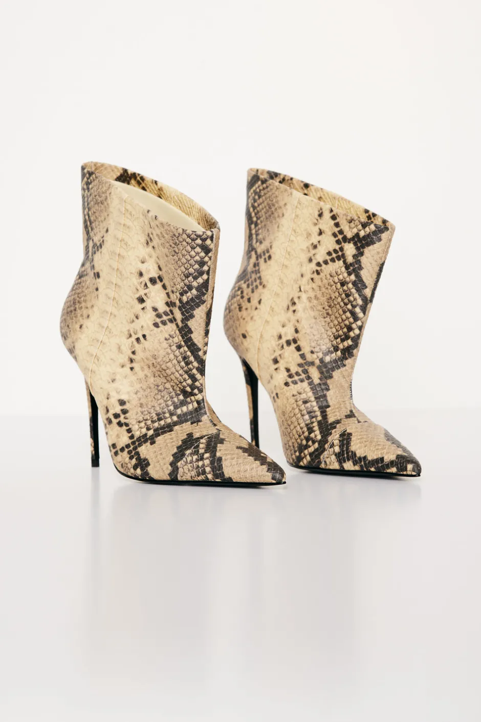 Good American Shoes<SLOUCHY ANKLE BOOT Npsp print